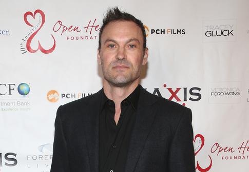 Экс-муж Меган Фокс осудил Machine Gun Kelly за предполагаемые измены