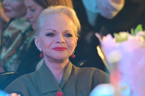 Лариса Долина будет встречать Новый год в квартире, проданной мошенникам