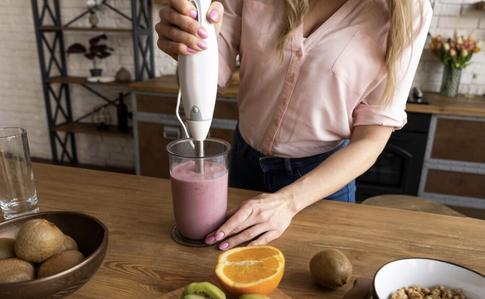 Какую технику не стоит дарить на Новый год — только оскорбите женщину