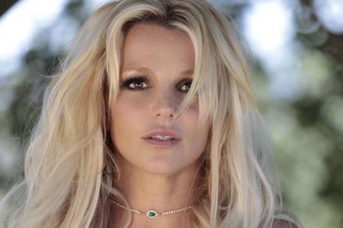 Бритни Спирс после встречи с сыновьями снова танцует в прозрачном белье