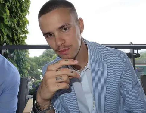 «Любовь побеждает»: Ромео Бекхэм сделал необычной подарок своей избраннице