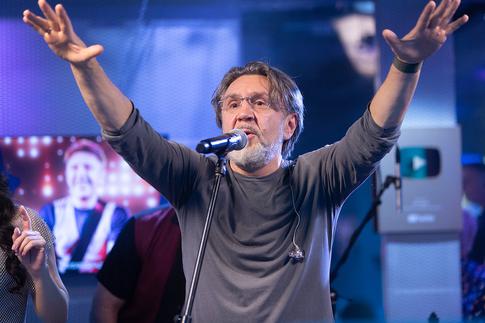 Сергей Шнуров: «Новый год — это праздник телевизора, а телевизора у меня нет»