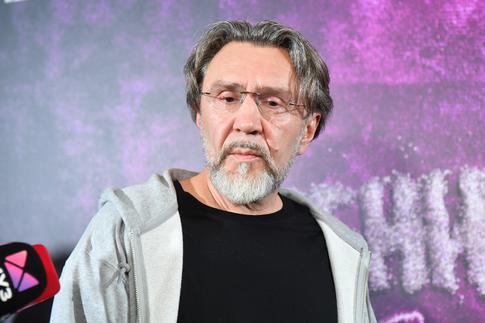 «Не умею веселиться по свистку»: Шнуров поделился планами на новогоднюю ночь