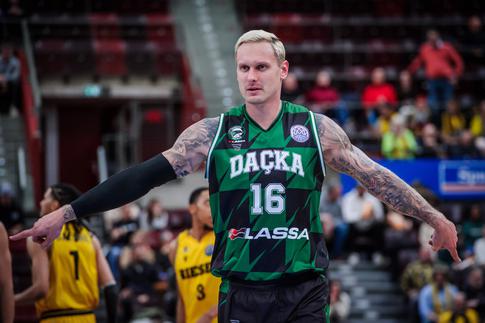 «Ад начался с ее вмешательства»: отец Яниса Тиммы резко высказался об Анне Седоковой