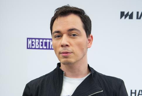 «Хрупкая, нежная девочка»: Родион Газманов предстал с очаровательной блондинкой