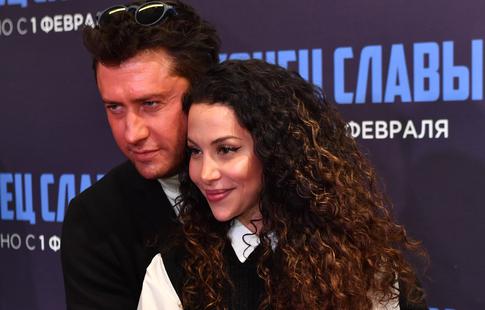 Салют, кольцо, воздушный шар: Прилучный устроил жене роскошный праздник