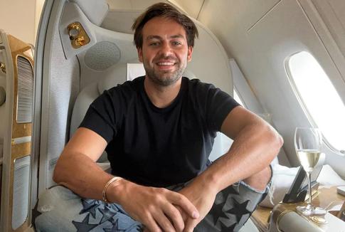 Из зимы в лето: блогер Косенко окунул двухмесячного сына в море