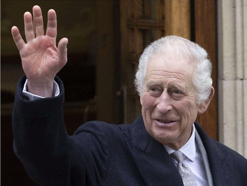 «Нет признаков шагов навстречу»: больной раком Карл III не простил прилетевшего к нему принца Гарри