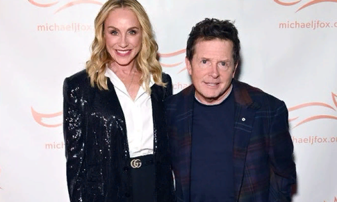 Звезда «Назад в будущее» Майкл Джей Фокс встал с инвалидной коляски перед публикой