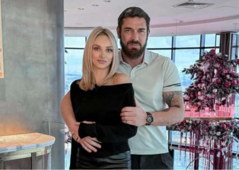 «Готова ли ты?»: Курбан Омаров предложил своей девушке пожениться