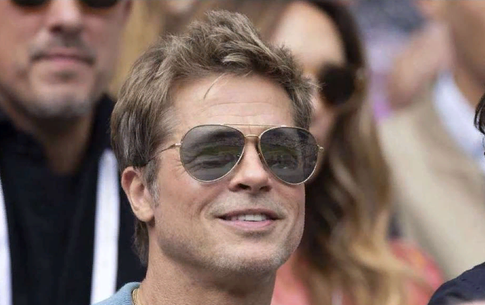 Орал и бросался стульями: голливудский режиссер обвинил Брэда Питта в истериках