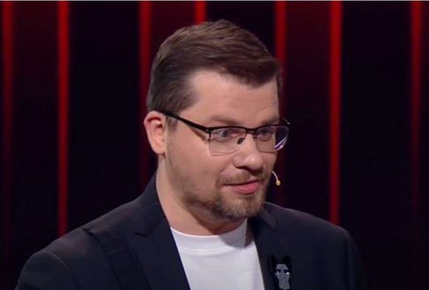 Мать Гарика Харламова отказалась отпускать его бывшую возлюбленную