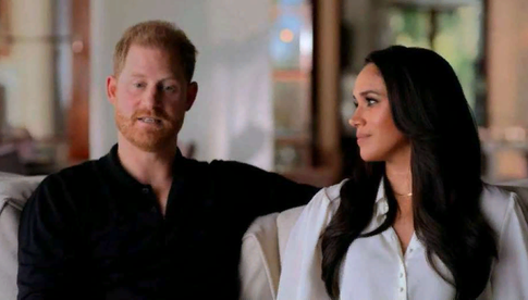 «Поразительно бестактно»: принц Гарри и Меган Маркл снова поссорились с королевской семьей