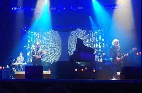 Росгвардия дежурит возле БКЗ «Октябрьский», где сегодня пройдет концерт «Пикника»