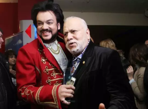 Филипп Киркоров пришел на выборы с 91-летним отцом