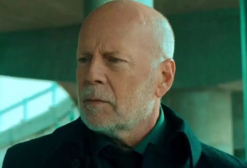 Деми Мур показала новые фото Брюса Уиллиса в честь его дня рождения