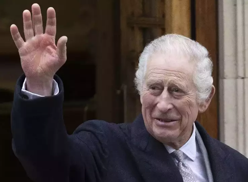 Опубликована первая фотография Карла III после новостей о его «смерти»