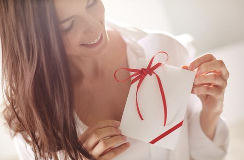 Подарки для лучшей подруги, которые не оставят ее равнодушной