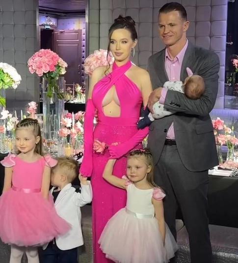 Костенко захейтили за ее образ на 30-летие