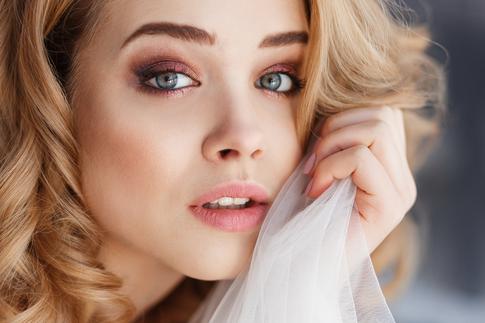 Пирсинг, ресницы и другие особенности в женской внешности, которые отталкивают мужчин