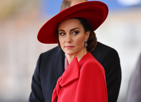 Проходящая курс лечения Кейт Миддлтон вышла на связь из-за трагедии