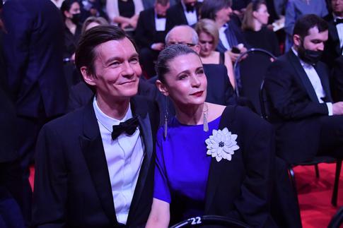 29-летняя дочь Янковского и Фандеры выходит замуж: «Совет да любовь»