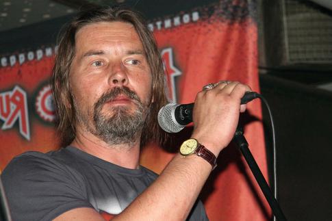 Сергей «Паук» Троицкий обвинил силовиков в краже элитного алкоголя и гитар