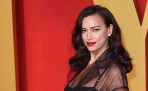 Ирина Шейк продает роскошную квартиру на Манхэттене