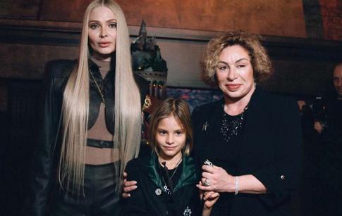 Дочка Тимати от Алены Шишковой хочет стать актрисой и уехать в США