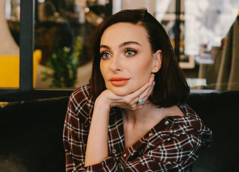 «Ощутила бытовой алкоголизм»: Варнава рассказала, как пережила период отмены