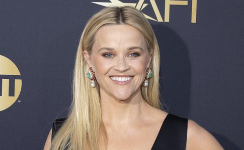 Папарацци заметили недавно разведенную Риз Уизерспун на свидании с бизнесменом