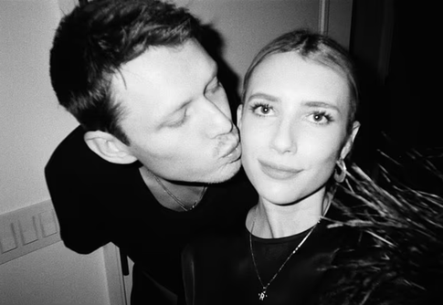 Эмма Робертс объявила о своей помолвке с бойфрендом Коди Джоном