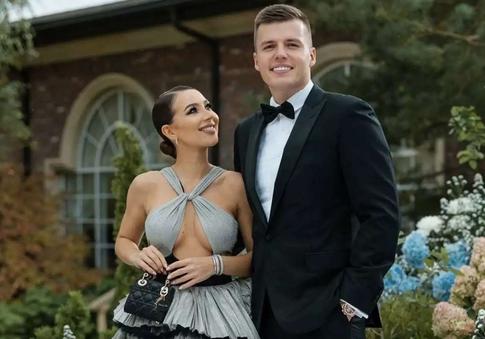 Чекалин намекнул на расставание с Сенатской: «В отношениях не состою»