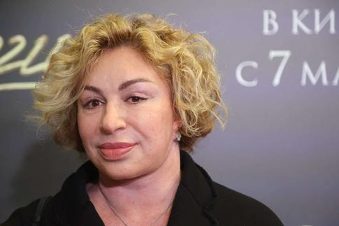 «Будем жить рядом»: Тимати подарил маме квартиру в Москве