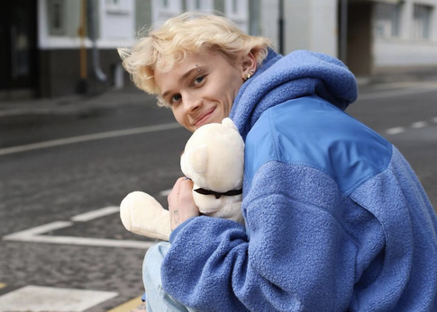 Боятся расправы: приемная семья покинувшего РФ Милохина вынуждена переехать