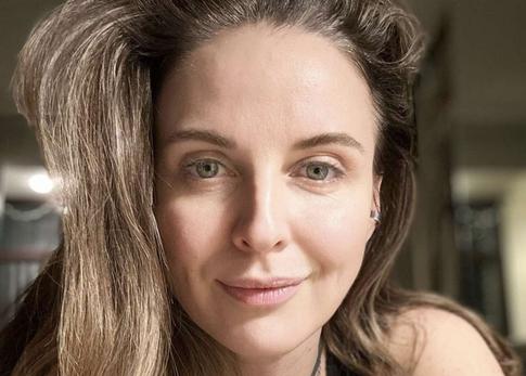 Клялась на видео: обманутая мошенниками Наталия Власова раскрыла детали