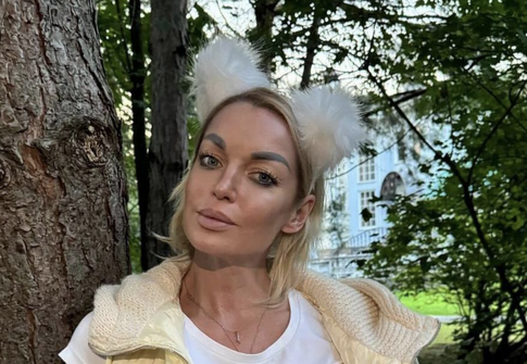 «Моя радость»: Волочкова нежно обратилась к повзрослевшей на год дочери