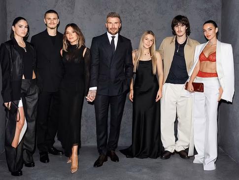 Дэвид Бекхэм презентовал коллекцию белья: Виктория и дети поддержали его