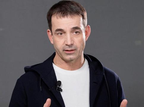 «Я хочу разоблачить чудовищную ложь»: Дмитрий Певцов выступил с резкой критикой «Ленкома»