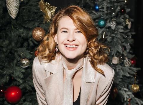 У Анны Цукановой-Котт заметили одну странную деталь после новостей о разводе