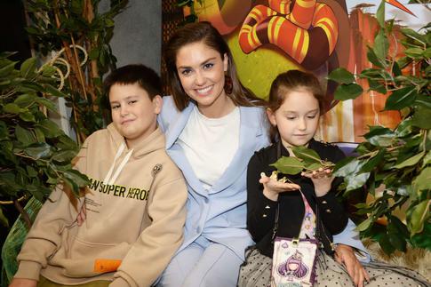 «Телефон отключили»: мать Агаты Муцениеце не смогла поздравить внука с днем рождения