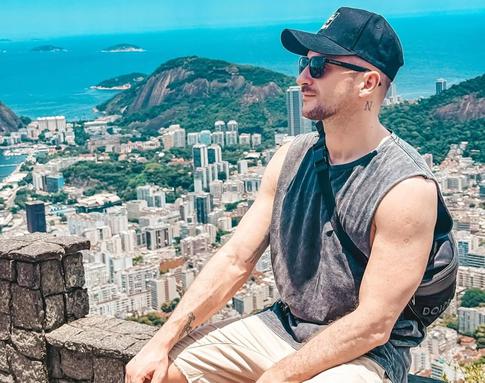 «Здесь опасно»: Сергей Лазарев путешествует в фавелах Бразилии