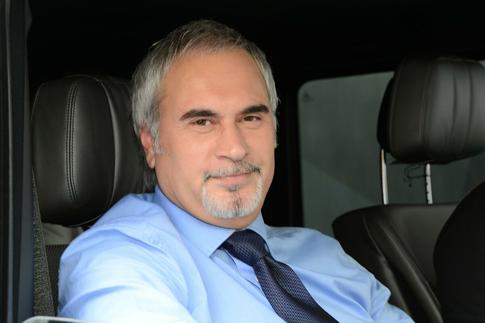 Валерий Меладзе навестил могилу отца: старший брат приезжать отказался