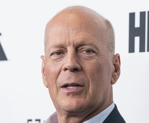 Неизлечимо больной Брюс Уиллис впервые появился на публике после объявления диагноза