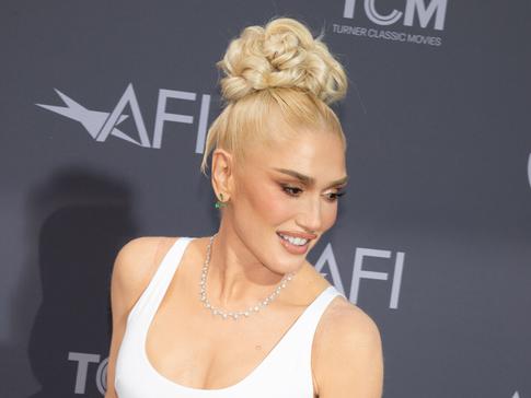 Воссоединение рок-легенды: Гвен Стефани в «рыболовных сетях» выступила с No Doubt