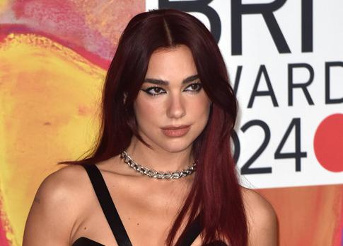 Застукали за поцелуями: Дуа Липа и Каллум Тернер забылись в Париже