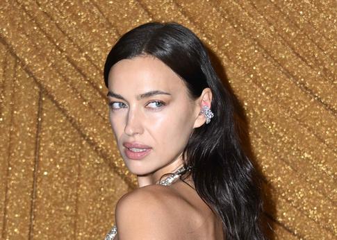 «Селедочка, огурчики»: Ирина Шейк похвасталась подарком на день рождения