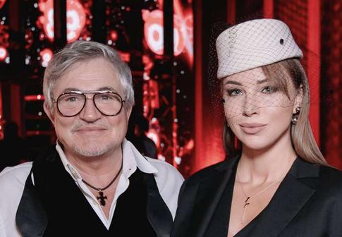 Дмитрий Дибров приступил к процессу по «отнятию» своей фамилии у экс-супруги