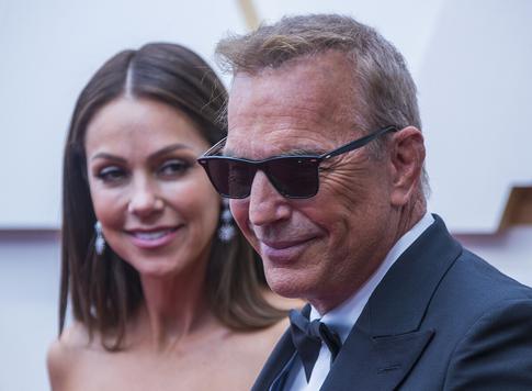 Экс-супруга Кевина Костнера вышла замуж за его друга