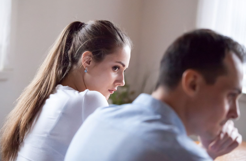 Нежный абьюз: что такое неггинг, чем он опасен, как распознать и прекратить игру